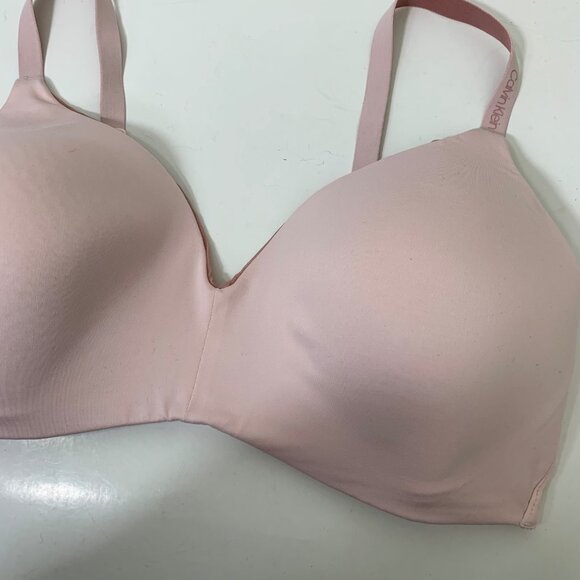 Calvin Klein Lightly Lined Wire-Free Bra in Pastel Pink - Size Large - Picture 3 of 6